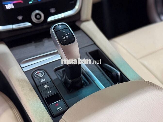 VinFast Lux A Premium 2.0 AT 2020