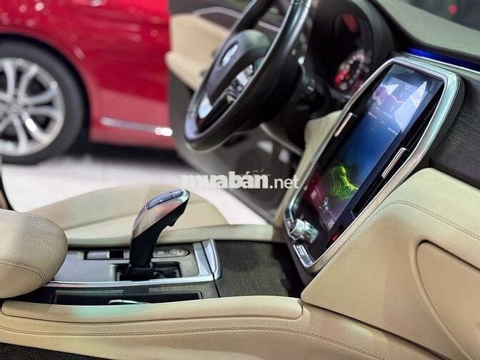 VinFast Lux A Premium 2.0 AT 2020