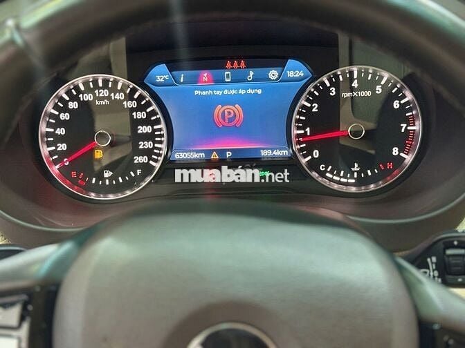 VinFast Lux A Premium 2.0 AT 2020