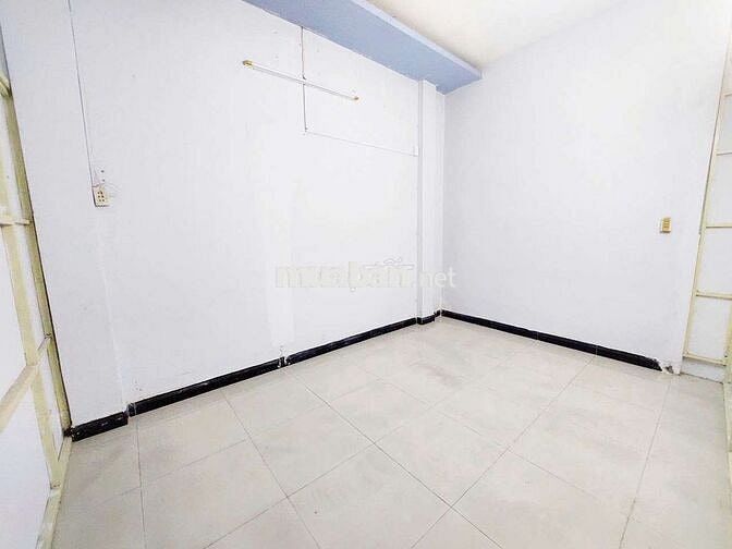 Nhà thuê Mặt Tiền Lý Thánh Tông. Quận Tân Phú (2pn, 1wc) Dtsd 104m2