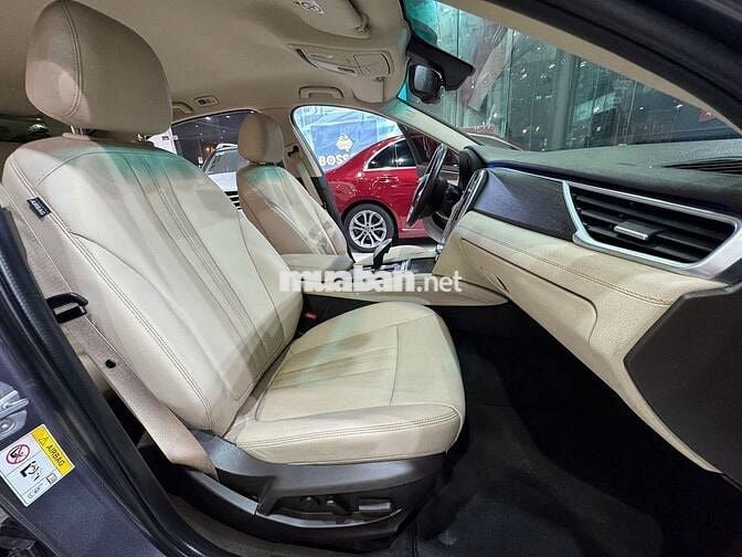 VinFast Lux A Premium 2.0 AT 2020