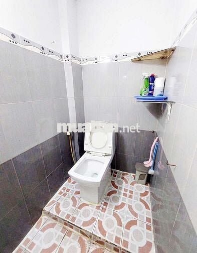 Nhà thuê Mặt Tiền Lý Thánh Tông. Quận Tân Phú (2pn, 1wc) Dtsd 104m2