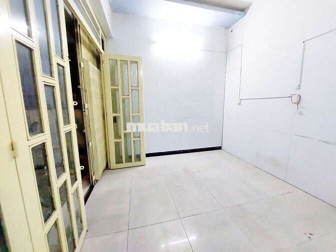 Nhà thuê Mặt Tiền Lý Thánh Tông. Quận Tân Phú (2pn, 1wc) Dtsd 104m2