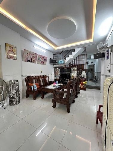 CÁCH 1 CĂN RA MẶT TIỀN ĐƯỜNG 6m THÔNG GIÁP TÂN PHÚ CHỈ NHỈNH 5 tỷ 