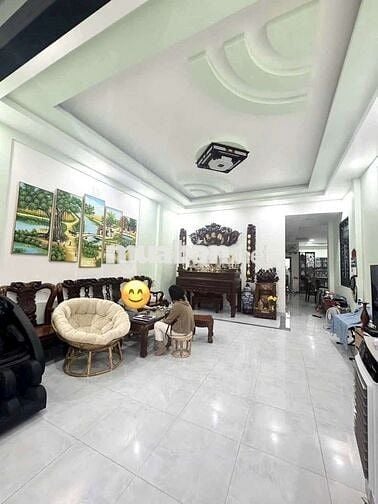 Bán Nhà 210m HXH Đ.Số11 Gần Đ.hoc Sư Phạm Linh Trung DT(8×26) 3Pn