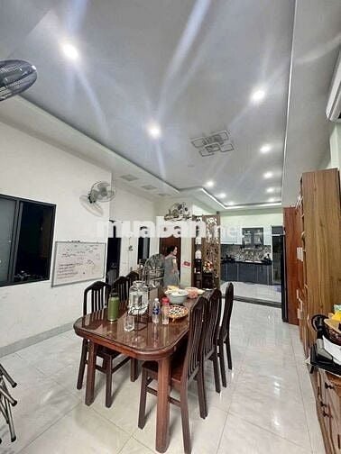 Bán Nhà 210m HXH Đ.Số11 Gần Đ.hoc Sư Phạm Linh Trung DT(8×26) 3Pn