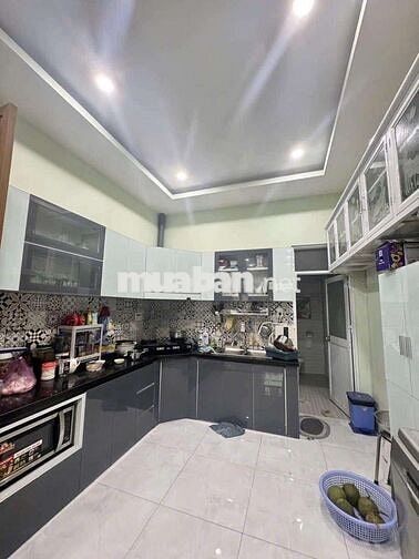 Bán Nhà 210m HXH Đ.Số11 Gần Đ.hoc Sư Phạm Linh Trung DT(8×26) 3Pn