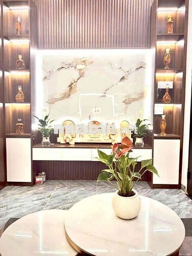 ✅ Bán nhà Ngõ Quỳnh – 35m² – 5 tầng – MT 5.3m – Ô tô – Kinh doanh – 8.