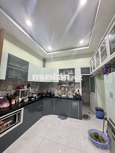 Bán Nhà 210m HXH Đ.Số11 Gần Đ.hoc Sư Phạm Linh Trung DT(8×26) 3Pn