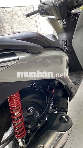 SH 160i ABS phiên bản Sport xám xi măng