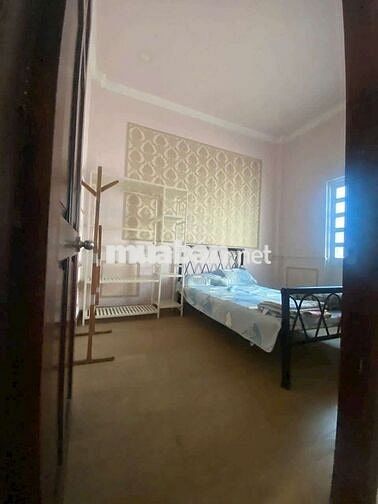 Cho thuê nhà sân xe hơi gần sân vận động Đông hoà Dĩ An