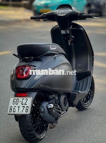 Vespa Sprint 2021 Đen Nhám