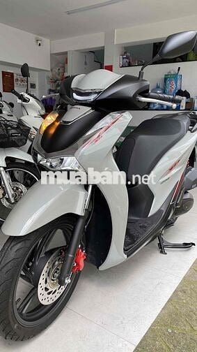 SH 160i ABS phiên bản Sport xám xi măng