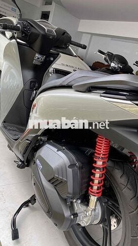 SH 160i ABS phiên bản Sport xám xi măng
