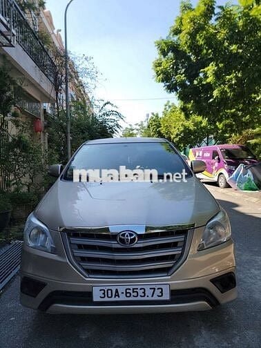 Toyota Innova 2016 2.0E - 11000 km