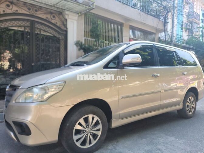 Toyota Innova 2016 2.0E - 11000 km