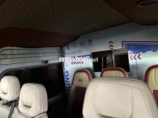 Ford Transit Van 6 Chổ 2018, hỗ trợ vay NH 60%