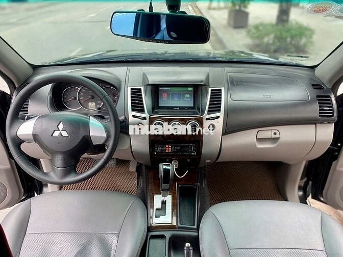 Mitsubishi Pajero Sport 7 chỗ tự động máy dầu RẺ