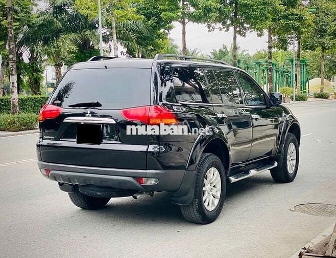 Mitsubishi Pajero Sport 7 chỗ tự động máy dầu RẺ