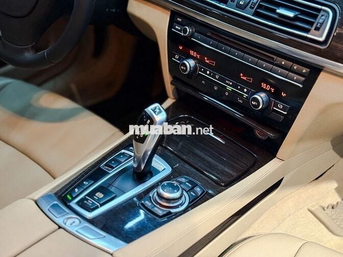 BMW 730Li 2011 - 98000 km