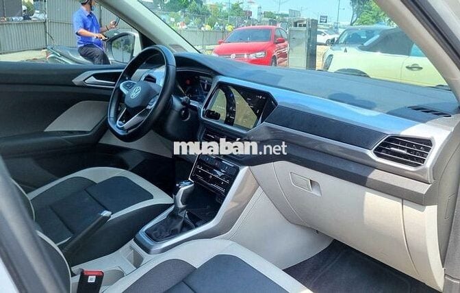 Volkswagen T-Cross 2022 Luxury 1.0 AT - 30000 km