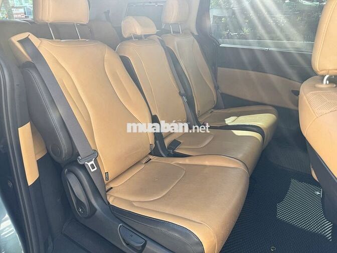 Kia Carnival 2.2D Premium 8 chỗ 2021 - 57000 km