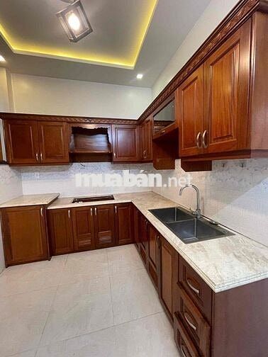 🔥Nhà 3 Lầu, Mặt Tiền Đường Phạm Văn Đồng, P13, Bình Thạnh/ 3PN, 4WC