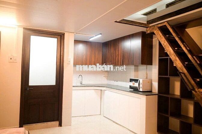 Cho thuê căn hộ dịch vụ giá rẻ mặt tiền đường Lạc Long Quân