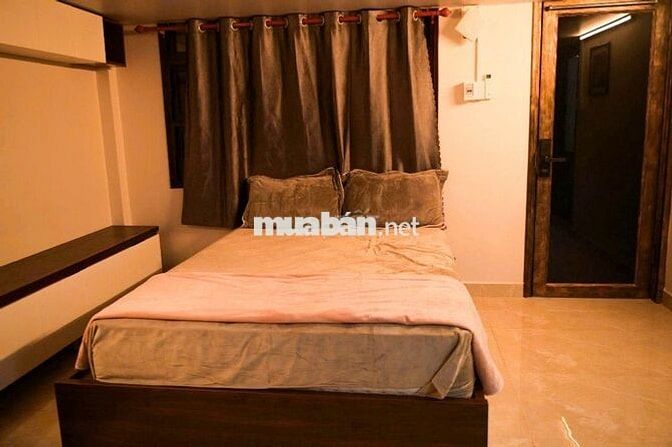 Cho thuê căn hộ dịch vụ giá rẻ mặt tiền đường Lạc Long Quân