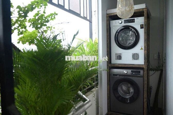 Cho thuê căn hộ dịch vụ giá rẻ mặt tiền đường Lạc Long Quân