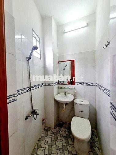 NHÀ BẾN VÂN ĐỒN Q4- 3 LẦU- 30m2 NỞ HẬU- CHỈ 4.4 TỶ