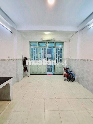 NHÀ BẾN VÂN ĐỒN Q4- 3 LẦU- 30m2 NỞ HẬU- CHỈ 4.4 TỶ