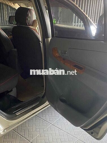 Toyota Innova 2007 J