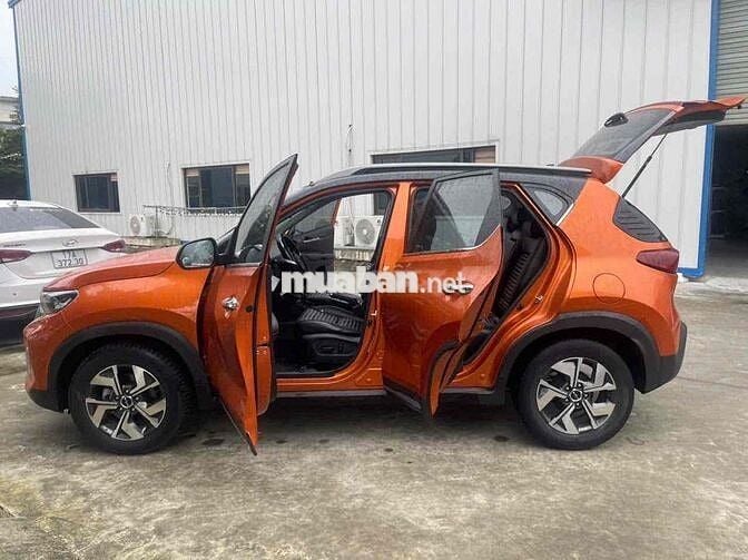 Kia Sonet 2023 Premium 1.5 AT - 90000 km