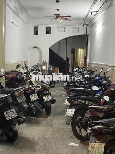 Mặt tiền TT Quận 8 ở lầu 1 làm văn phòng hay SPA