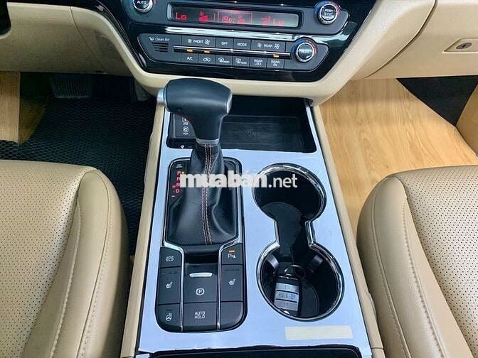 KIA SEDONA FULL DẦU 2020 ĐI RẤT ÍT - 68000 km