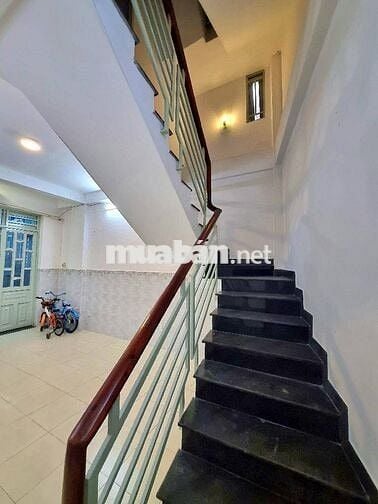 NHÀ BẾN VÂN ĐỒN Q4- 3 LẦU- 30m2 NỞ HẬU- CHỈ 4.4 TỶ