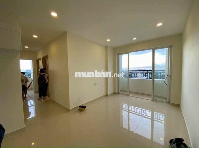 Cho thuê nhanh căn góc 3pn2wc có 2 máy lạnh giá 8tr5/th