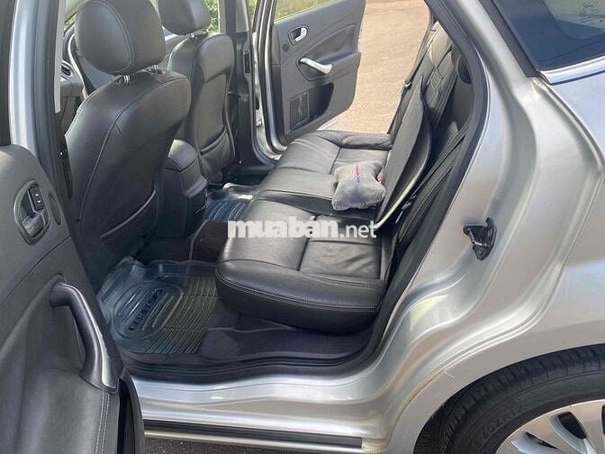 Ford Mondeo 2010 - 82000 km xe gia đình sử dụng