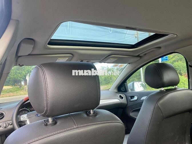 Ford Mondeo 2010 - 82000 km xe gia đình sử dụng