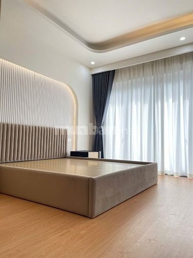 SIÊU PHẨM HỒNG TIẾN+3 ĐƯỜNG ÔTÔ VÀO NHÀ 5 TẦNG+GARA ÔTÔ + NHỈNH 21 TỶ