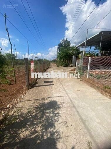 Chính chủ cần bán lô đất full thổ cư HXH ngay ngã tư Sông Ray