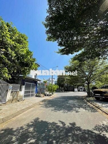 FPT ĐÀ NẴNG, VÙNG TRUNG 12, NHÌN CÔNG VIÊN