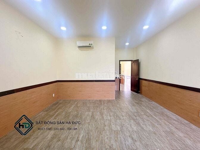 Nhà trệt 3 lầu 5x26 vị trí đẹp gần ngã tư sầm uất