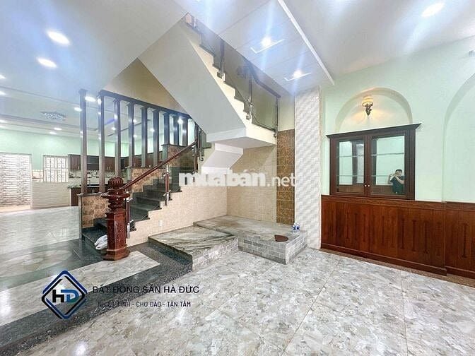 Nhà trệt 3 lầu 5x26 vị trí đẹp gần ngã tư sầm uất