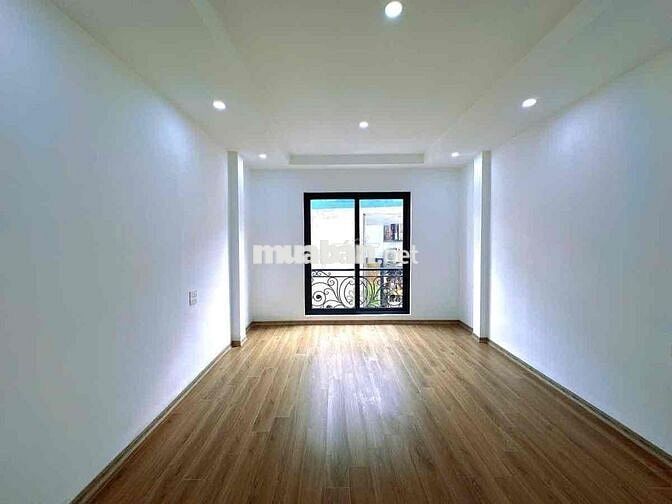 Lô Góc Cầu Giấy 40m2 - 6 Tầng Thang Máy - Gần Phố - Ở Ngay - 11 Tỷ