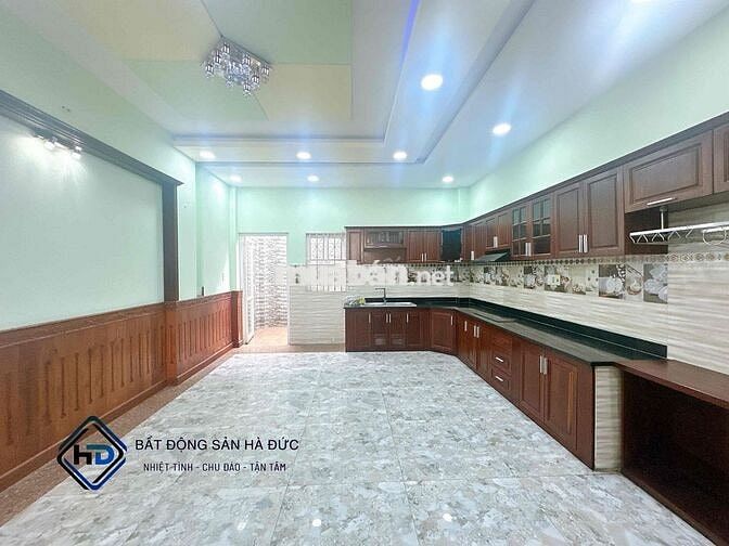 Nhà trệt 3 lầu 5x26 vị trí đẹp gần ngã tư sầm uất