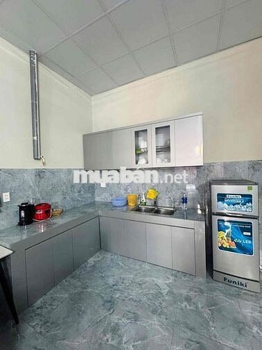 Nhà mới full nội thất giá rẻ khu dân cư an ninh tốt