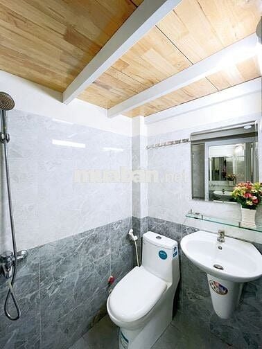 PHÒNG CÓ GÁC MỚI XÂY GẦN NGÃ 4 PHÚ NHUẬN - 4.6 TRIỆU