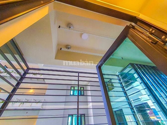 Bán hoặc cho thuê Căn hộ D’Edge Thảo Điền gồm 3 phòng ngủ 142m2